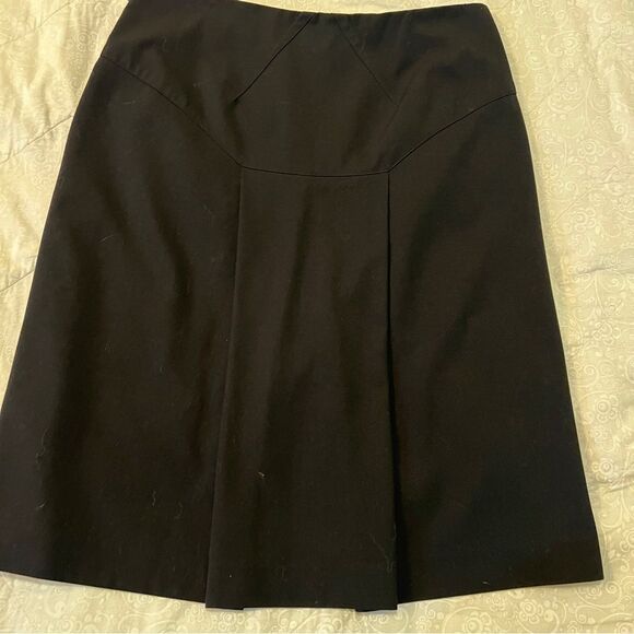 Banana Republic Stretch women's size 6 Modern Cut Black Skirt - Picture 3 of 7